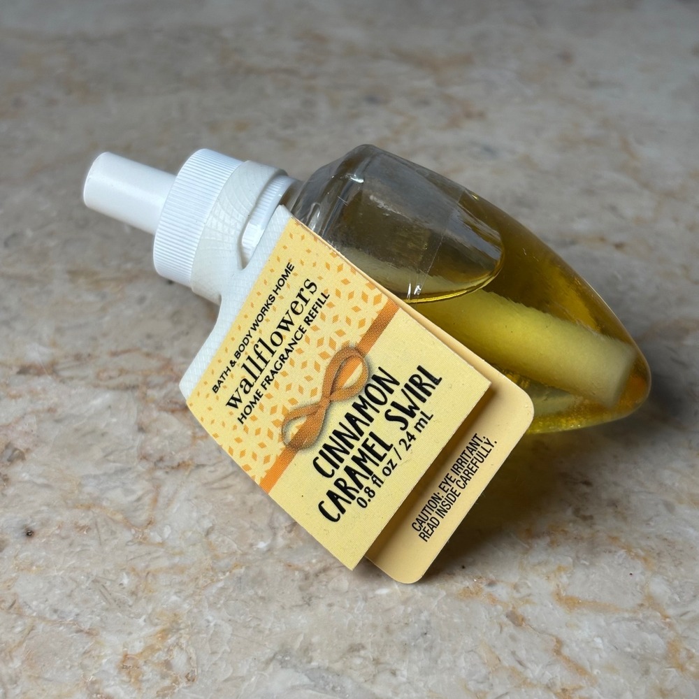 Bath & Body Works Wallflowers Refill 0.8oz Cinnamon Caramel Swirl Home Fragrance